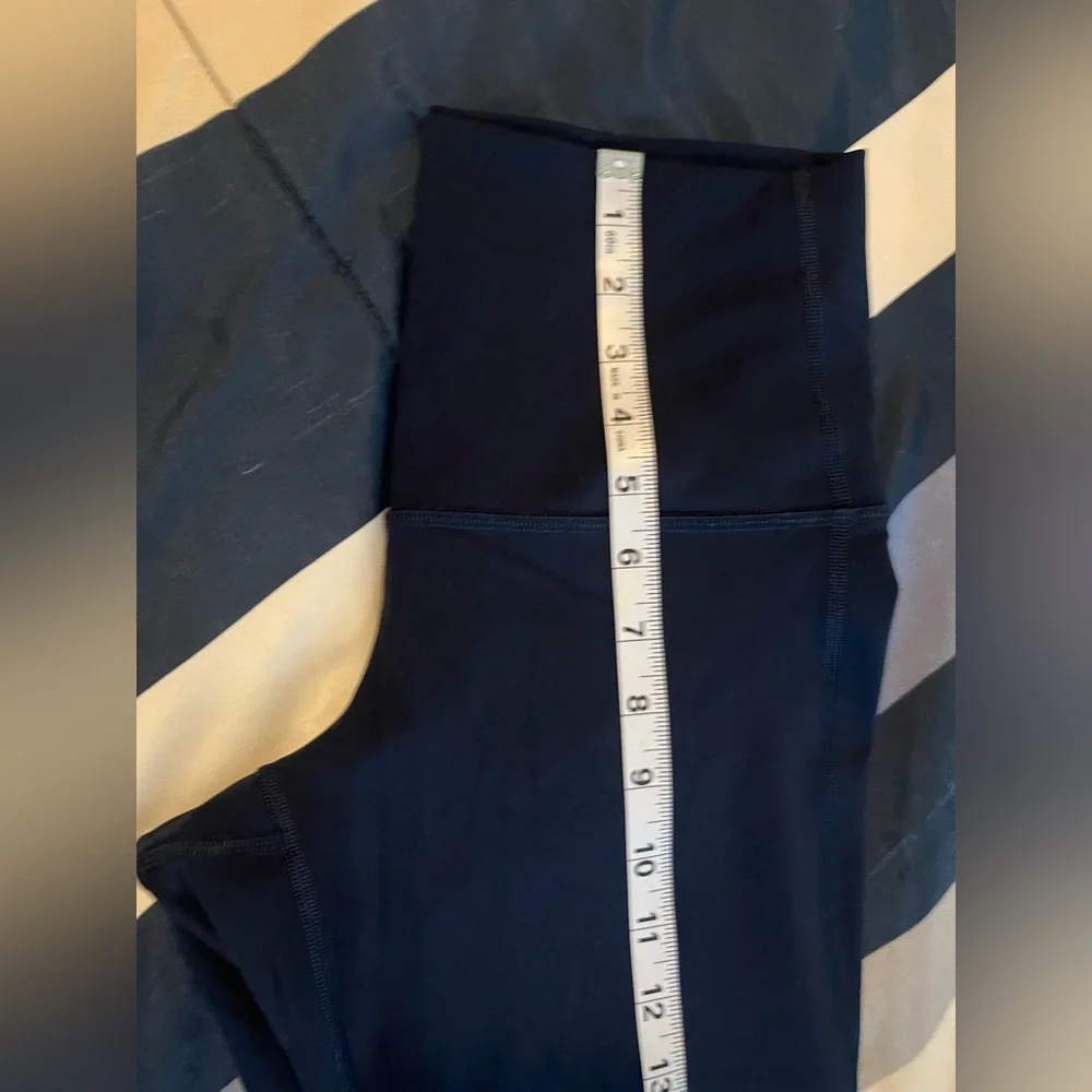 🍋 LIKE NEW Lululemon Wunder Under HR Crop 23" Scallop Luxtreme - True Navy - 8 - Picture 11 of 14